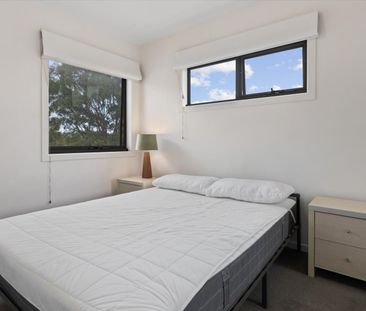 Top floor apartment in sought-after Bruce - Photo 6