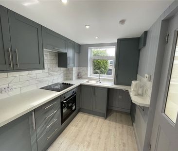 Charming 2 bedroom mid-terrace house with newly fitted kitchen and ... - Photo 4