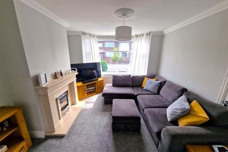 3 Bedroom Semi Detached To Let - Photo 2