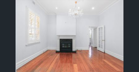 Spacious 4 Bedroom Family Home with Inground Pool - Photo 2