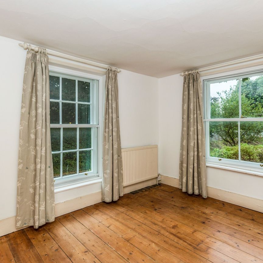 3 bedroom semi-detached to rent Lavant Road, Chichester, PO18 - Photo 1