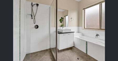 Lovely Family Home! - Photo 3