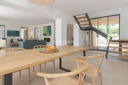 Villa Contemporaine -La Croix-Valmer - secteur Gigaro, vue mer . - Photo 4