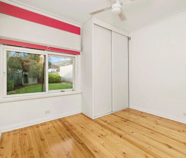 UNFURNISHED - Charming Solid-brick Home with Treetop Views - Photo 4