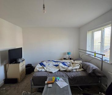 3 bedroom semi-detached house to rent - Photo 4