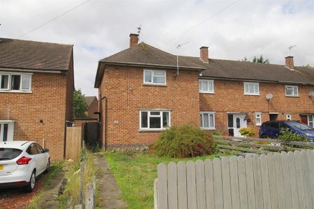 3 bedroom semi-detached house to rent - Photo 5