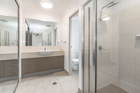 7 Helvellyn Street, Bushland Beach QLD 4818 - House For Rent | Domain - Photo 5