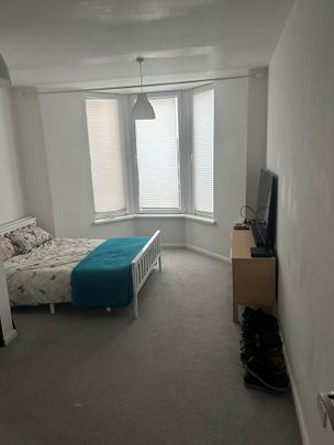 2 Bed Flat, Wells Road, BS4 - Photo 1