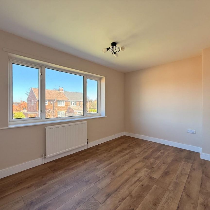 3 bedroom House To Let Total Size: 883 SQ FT - Photo 1