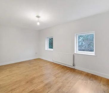 1 Bed Flat, Newham Way, E6 - Photo 6