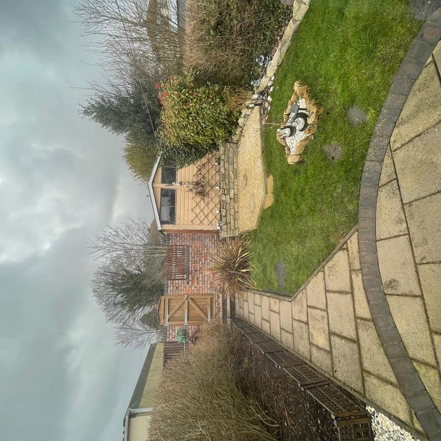 Filton Avenue, Filton - Photo 1