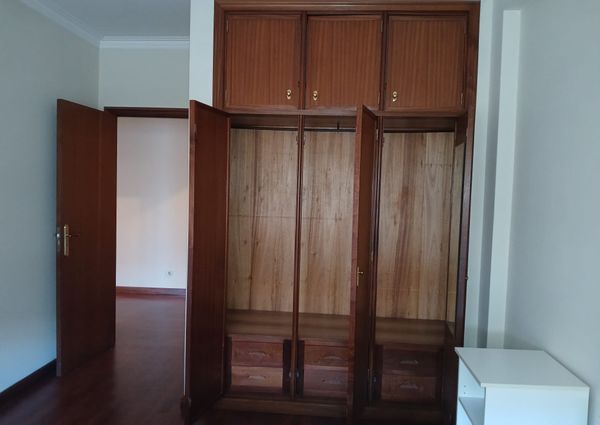 Apartamento T2 no Centro da Senhora da Hora em Matosinhos