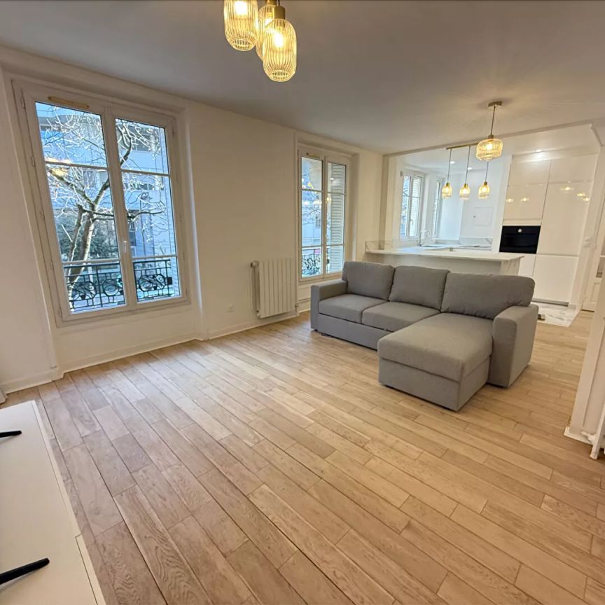 Appartement meublé neuf de 59 m2 rénové en entier - 1 chambre avec double séjour - Photo 1
