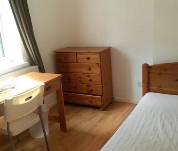 5 bedroom semi-detached house to rent - Photo 3