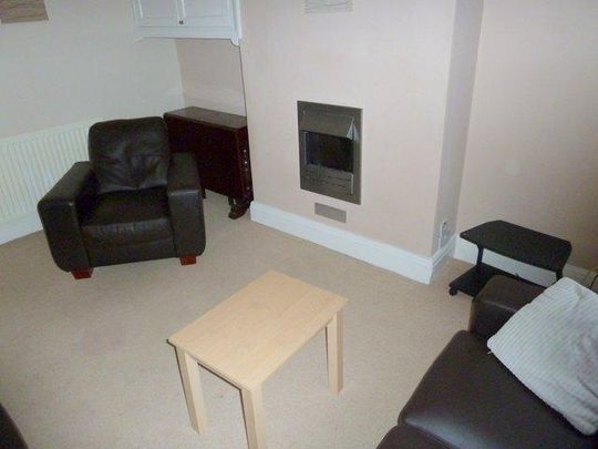 5 bedroom semi-detached house to rent - Photo 1