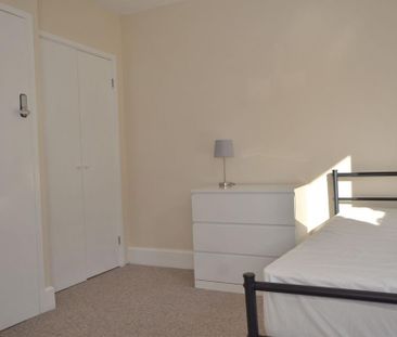 5 bedroom terraced house to rent - Photo 5