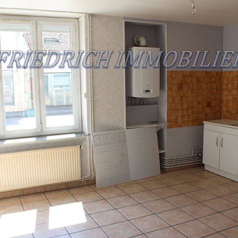 Location Appartement 4 pièces 74m² LIGNY EN BARROIS 55500 - Photo 1