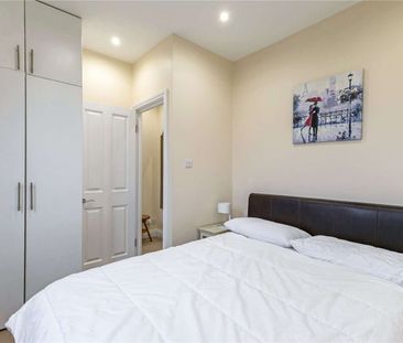 A beautifully presented one bedroom flat situated in a highly desir... - Photo 6