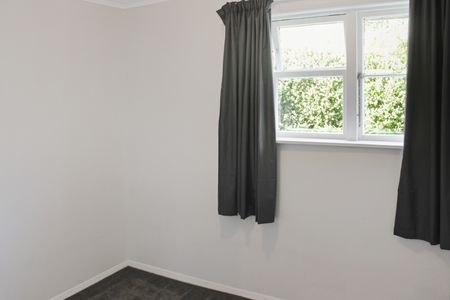 355 Clyde Road, Bryndwr - Photo 3