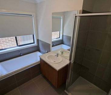 25 Mound Ave, Donnybrook, Vic 3064 - Photo 5