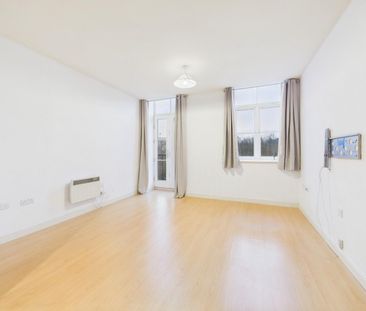 1 bedroom Flat To Let - Photo 2