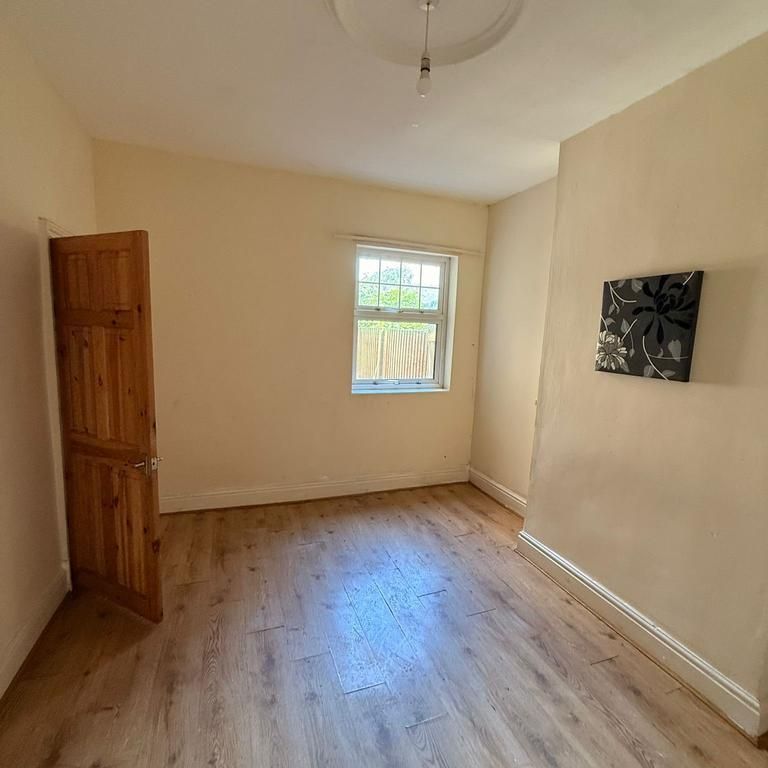 4 bedroom terraced house to rent - Photo 1