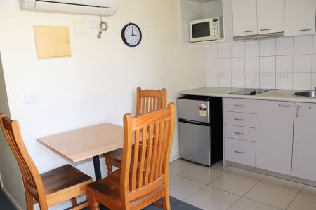 Fully furnished 2 Bedroom Apartment located in the Heart of Melbourne CBD - Photo 4