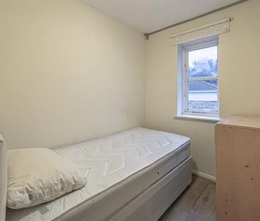 Semi-Detached House To Let - Photo 6