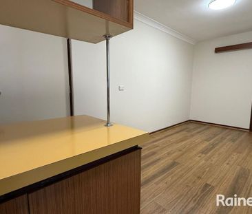 Freshly Renovated Family Home with 1-Bed Granny Flat - Photo 5