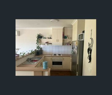 Neat two bedroom unit - Photo 1