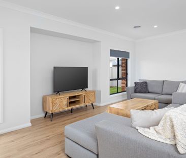 21 Dallas Avenue Gobbagombalin NSW - Photo 2