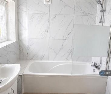 5 bedroom semi-detached house to rent - Photo 5