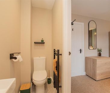 1 bedroom in a house share to rent - Photo 3