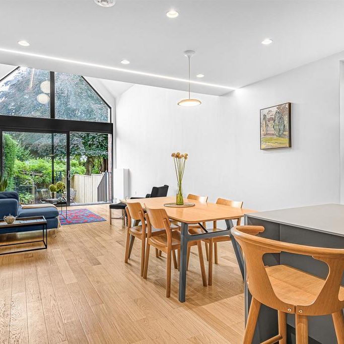 4 bedroom detached house to rent - Photo 1