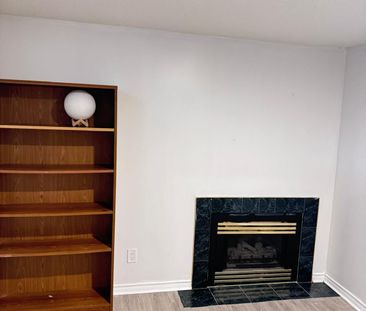 For Lease - 28 piccadilly Road, Richmond Hill, Ontario - Photo 4