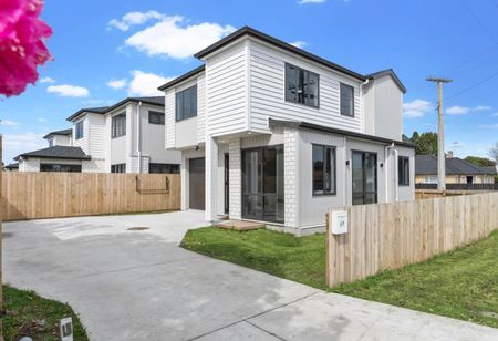 PAPAKURA, 4 BEDROOMS - Photo 4