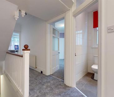 3 bedroom flat to rent - Photo 3