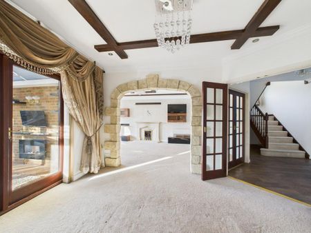 4 bedroom detached house to rent - Photo 4