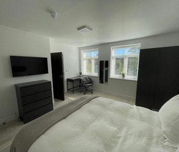 1 bedroom in a flat share to rent - Photo 3