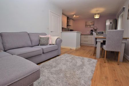 2 bedroom apartment to rent - Photo 2