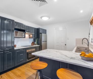 STUNNING FAMILY HOME IN A QUIET CUL DE SAC - Photo 2