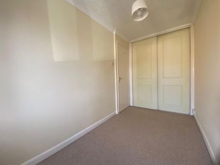 2 bedroom semi-detached house to rent - Photo 2