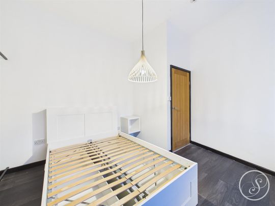 Armley Lodge Road, Leeds - Photo 1