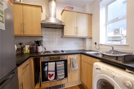 2 bedroom apartment to rent - Photo 5