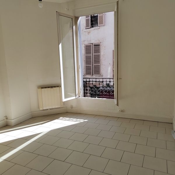 Location Appartement 1 pièce 27m² ORLEANS 45000 - Photo 1