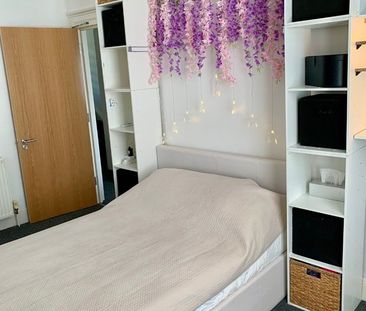 Room in a Shared House, Marischal Road, SE13 - Photo 4