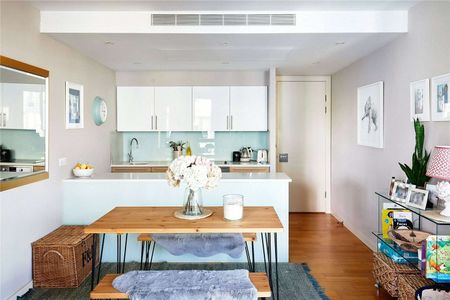 Eastfields Avenue, London, SW18 1LP - Photo 4