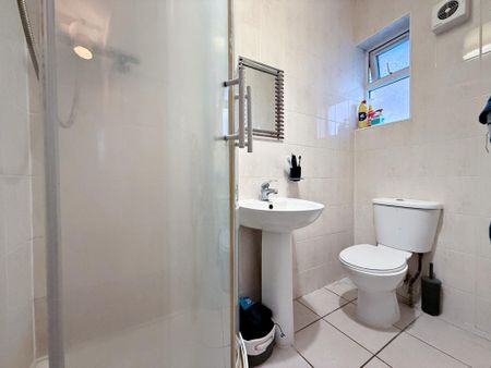 2 bedroom flat to rent - Photo 5