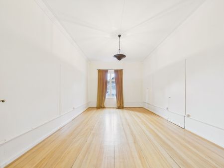 Exclusive 5.5-room apartment in the heart of Basel (temporarily until July 2026) - Photo 2