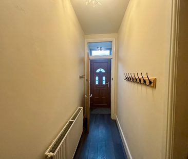 Three Bedroom Terrace House - Photo 6